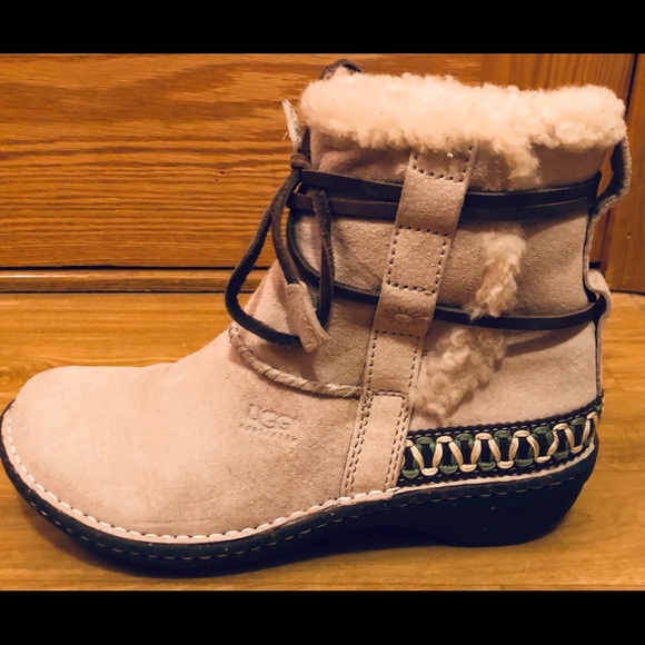 Ugg Boots. Worn once! These are so adorable & in perfect condition! - Picture 6 of 11